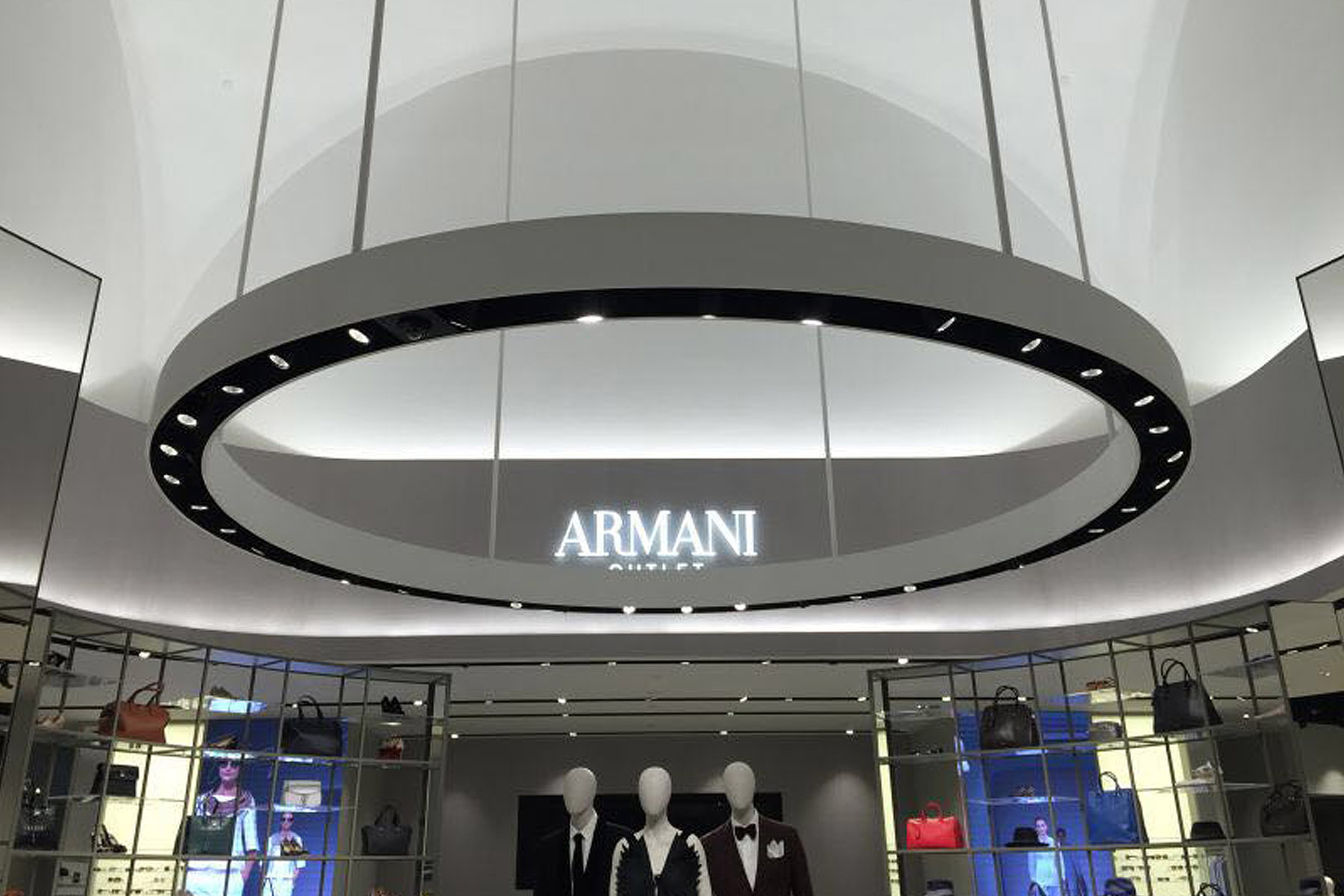 Armani特卖场